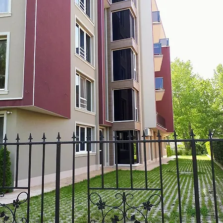 Studio In Vip Park Апартамент *